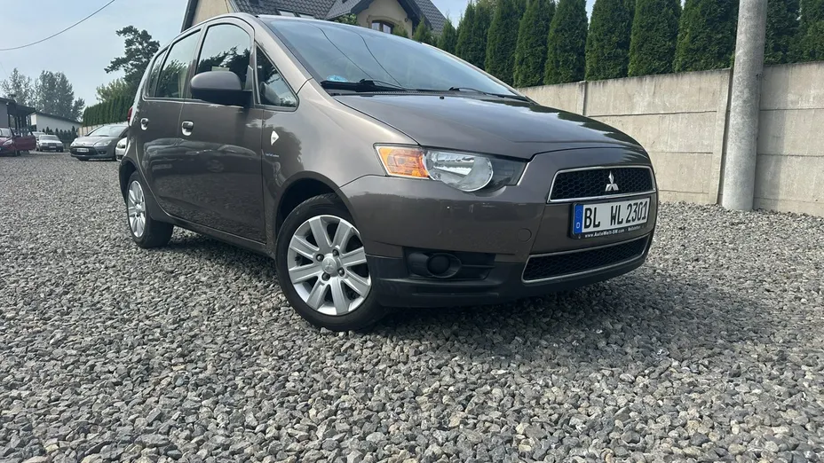 MITSUBISHI Colt -