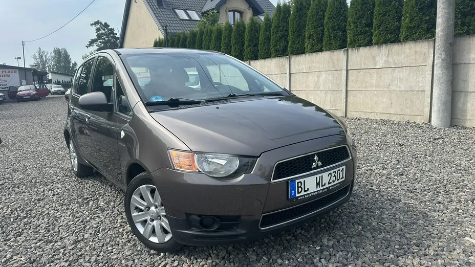 MITSUBISHI Colt -