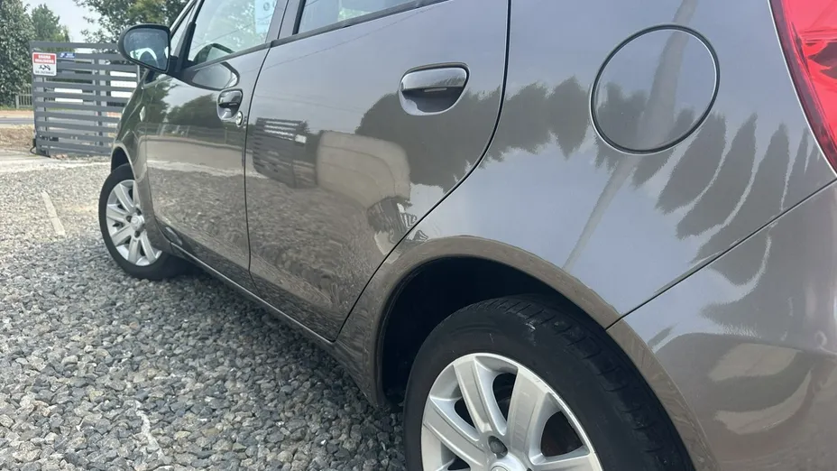 MITSUBISHI Colt -