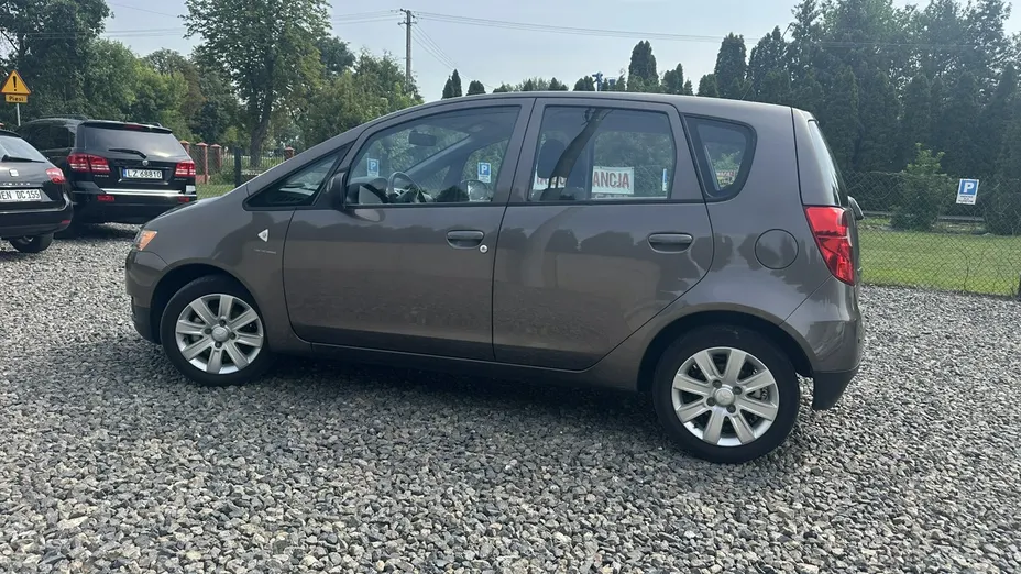 MITSUBISHI Colt -