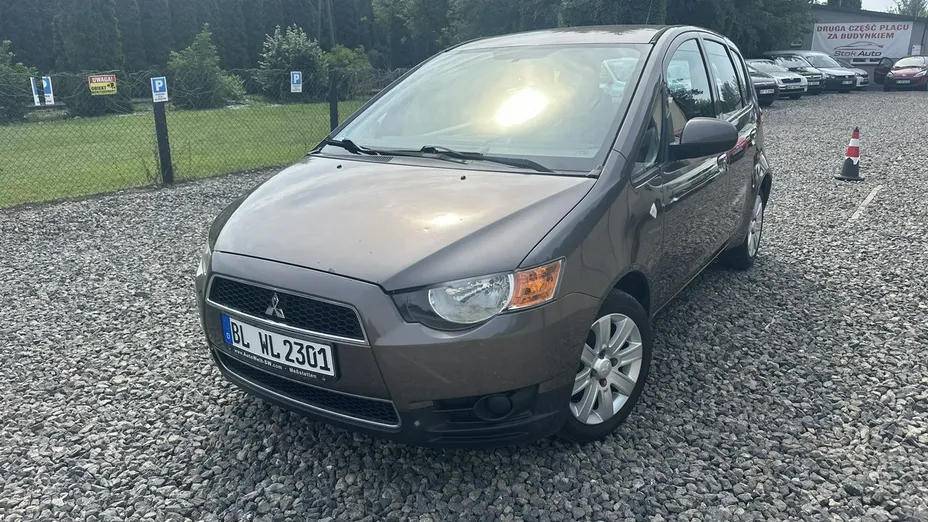 MITSUBISHI Colt -