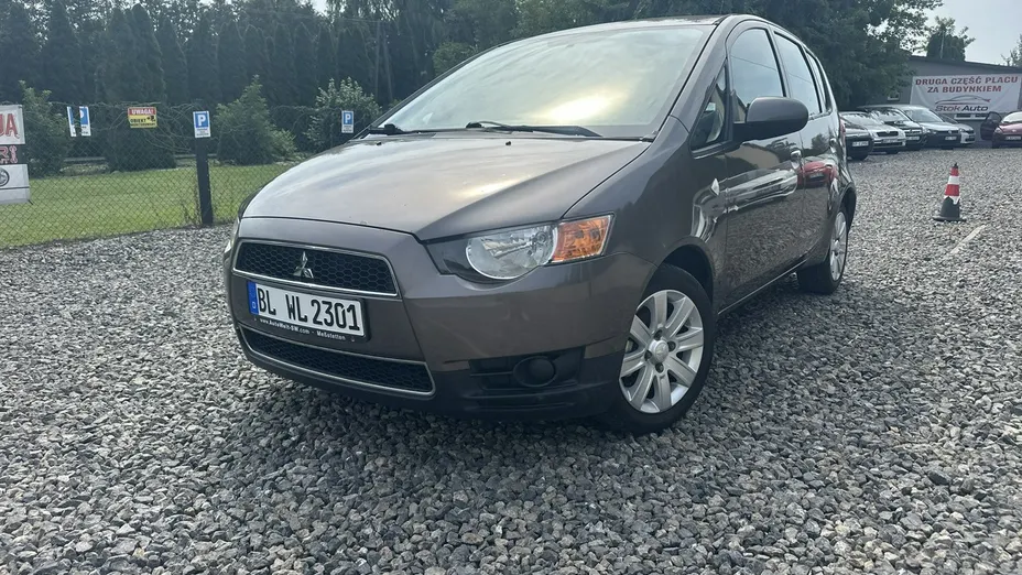 MITSUBISHI Colt -