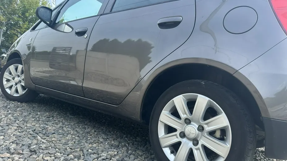 MITSUBISHI Colt -