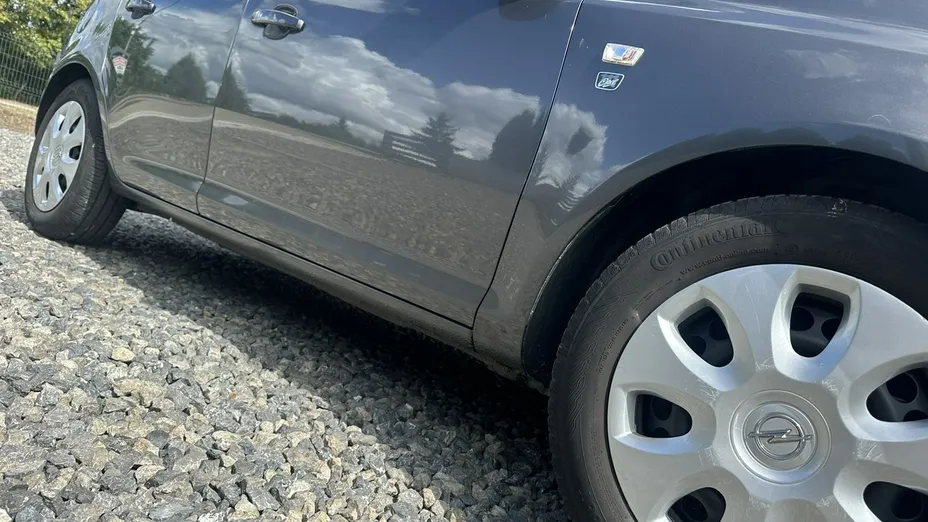 OPEL Corsa -
