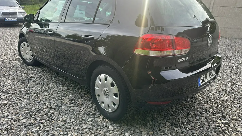 VOLKSWAGEN Golf -