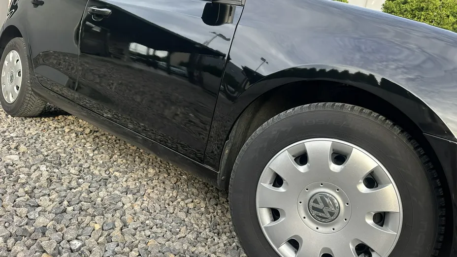VOLKSWAGEN Golf -