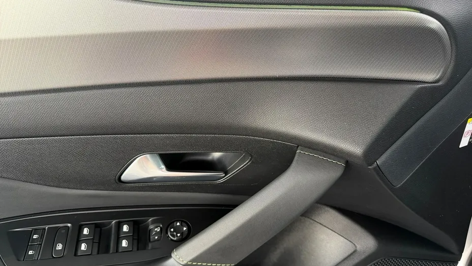 PEUGEOT 308 -