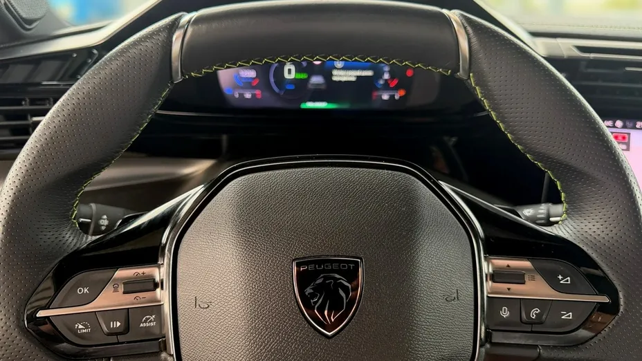 PEUGEOT 308 -