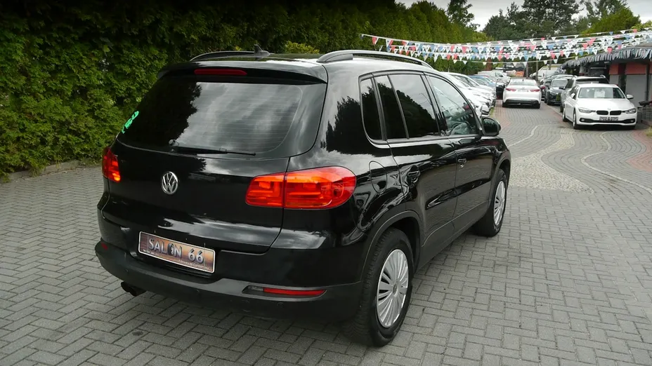 VOLKSWAGEN Tiguan -