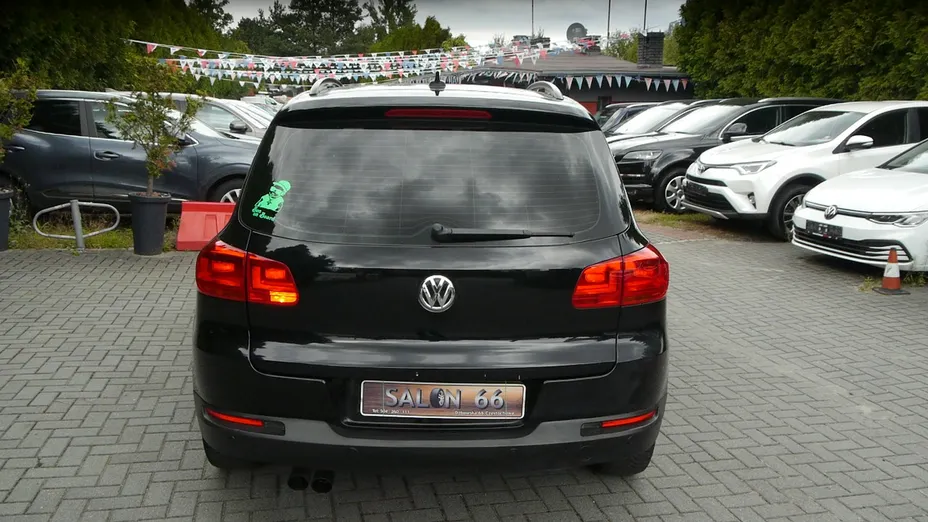 VOLKSWAGEN Tiguan -