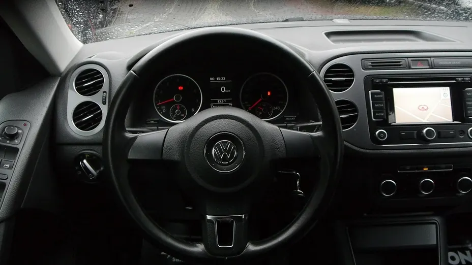 VOLKSWAGEN Tiguan -