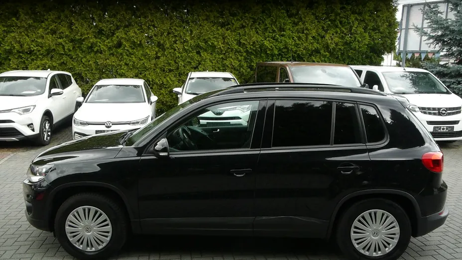 VOLKSWAGEN Tiguan -
