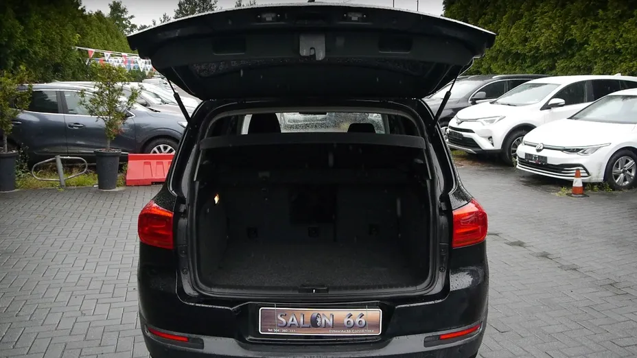 VOLKSWAGEN Tiguan -