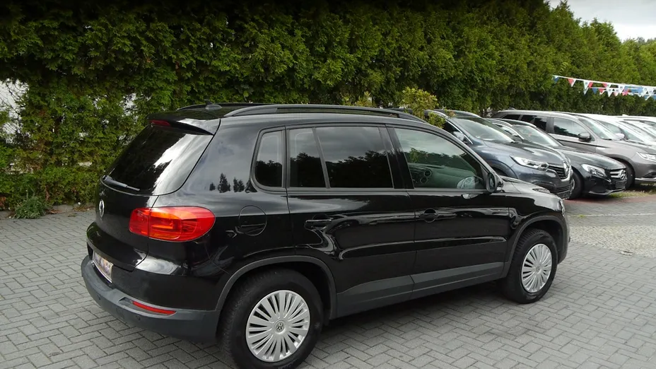 VOLKSWAGEN Tiguan -