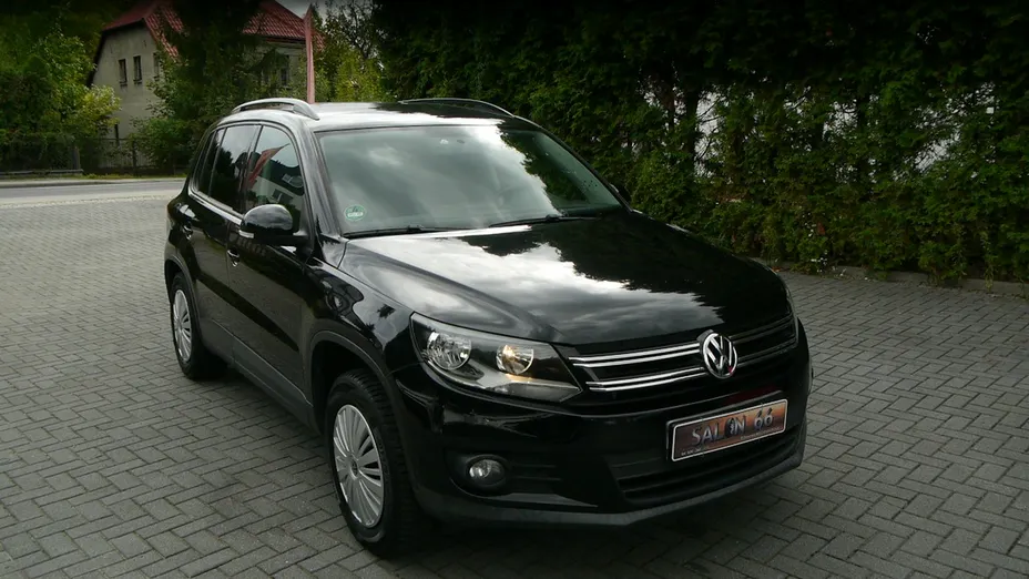 VOLKSWAGEN Tiguan -
