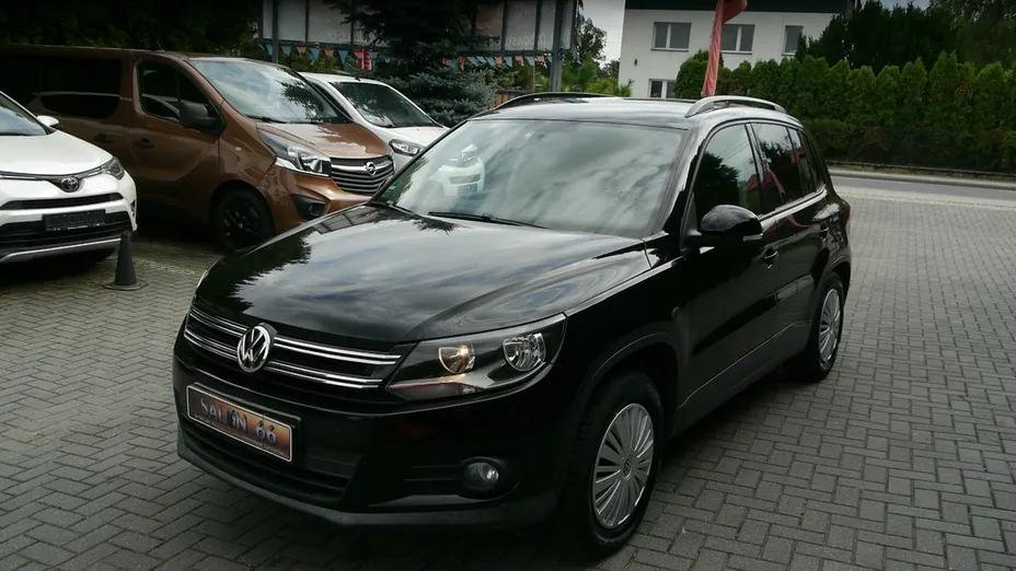 VOLKSWAGEN Tiguan -