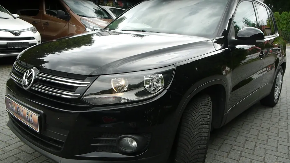 VOLKSWAGEN Tiguan -