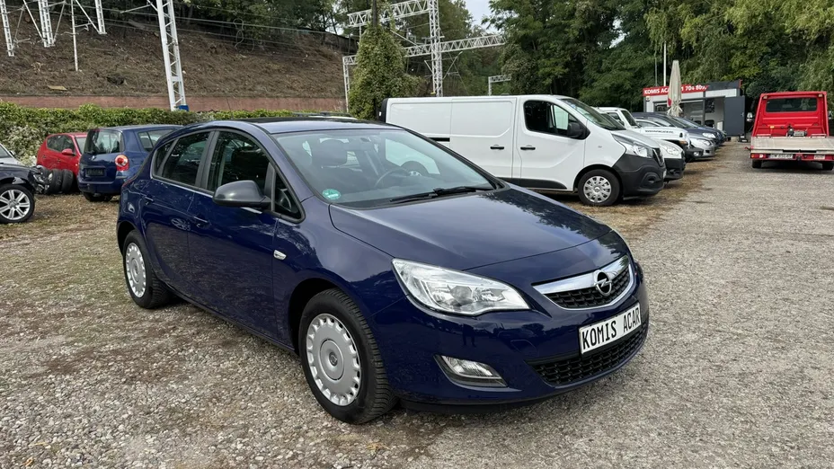 OPEL Astra -