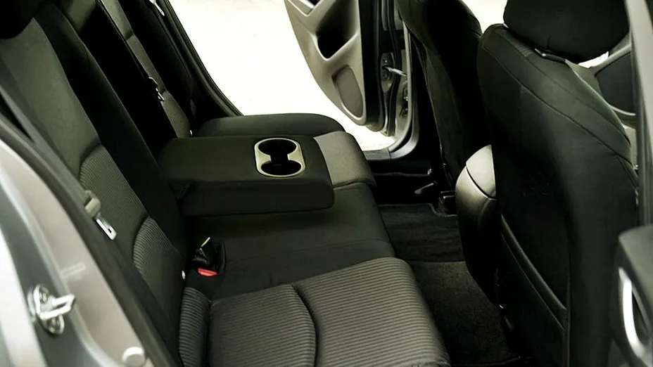 MAZDA 3 -