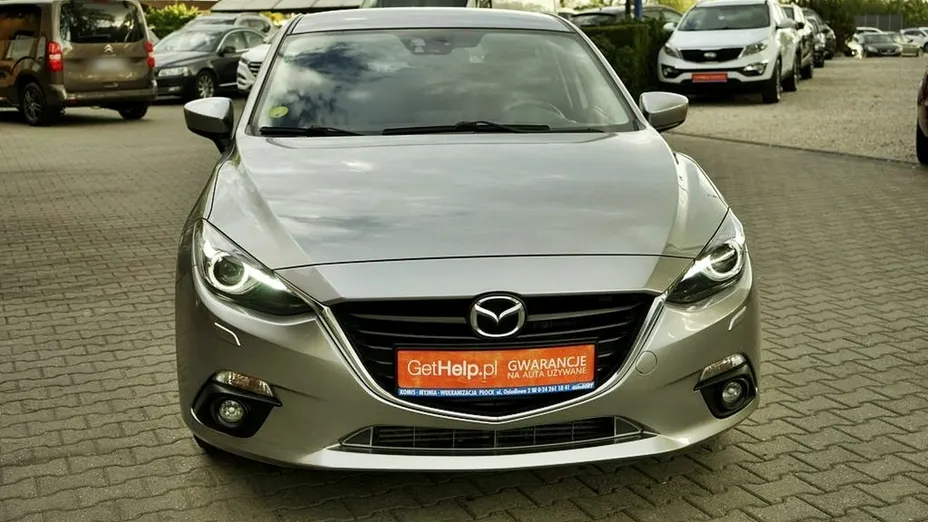 MAZDA 3 -