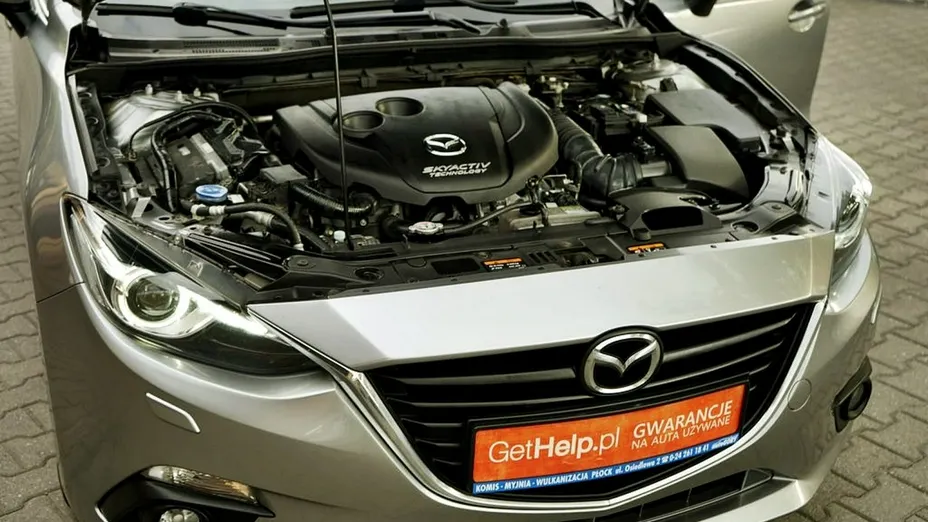 MAZDA 3 -