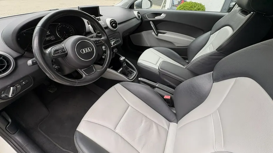 AUDI A1 -