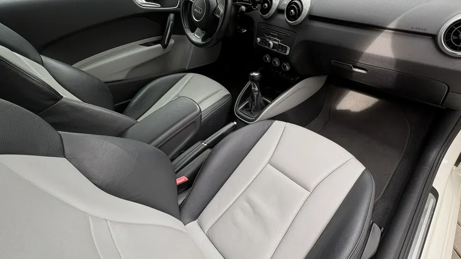AUDI A1 -