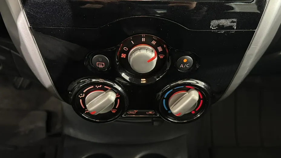 NISSAN Note -
