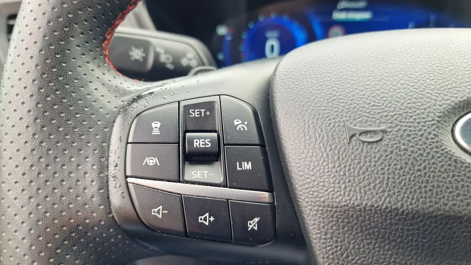 FORD Kuga -