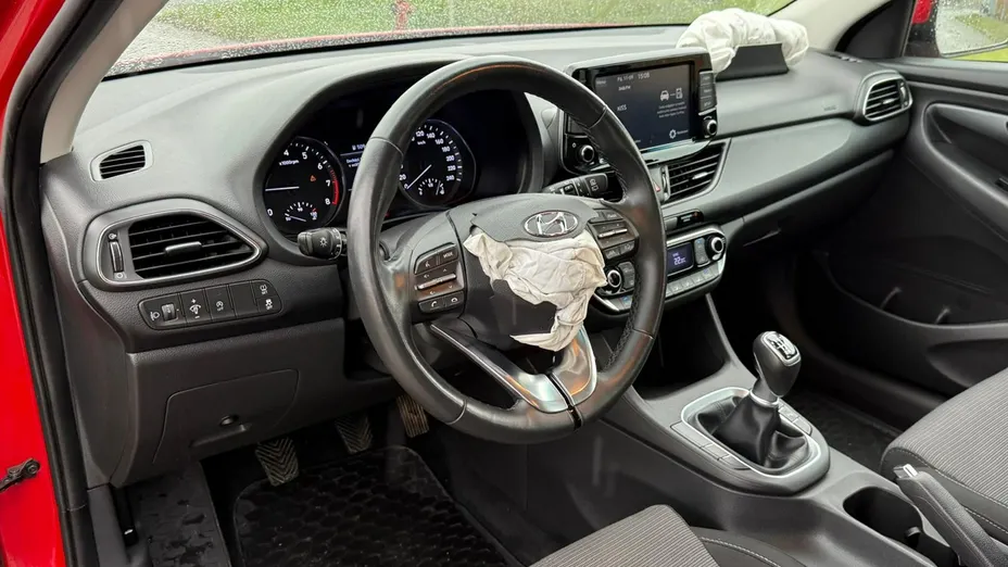 HYUNDAI i30 -