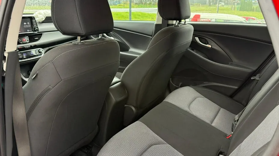 HYUNDAI i30 -