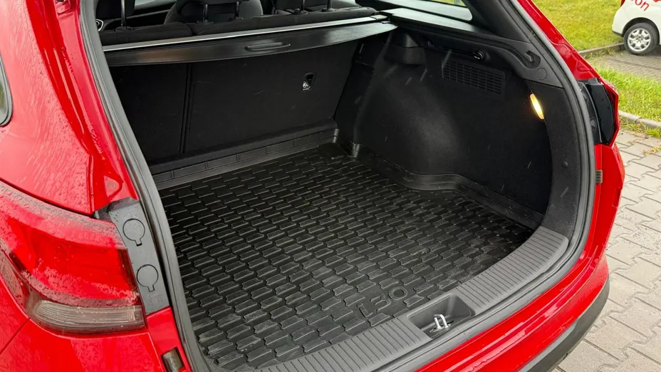 HYUNDAI i30 -