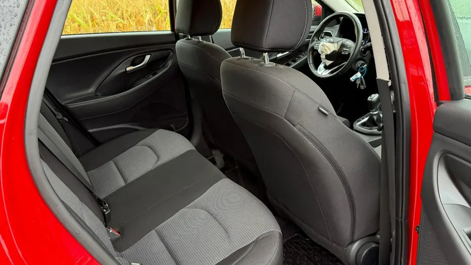 HYUNDAI i30 -