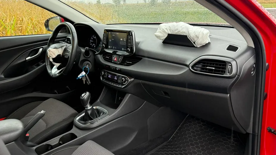HYUNDAI i30 -