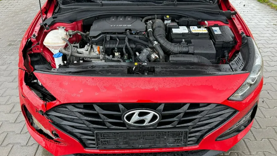 HYUNDAI i30 -