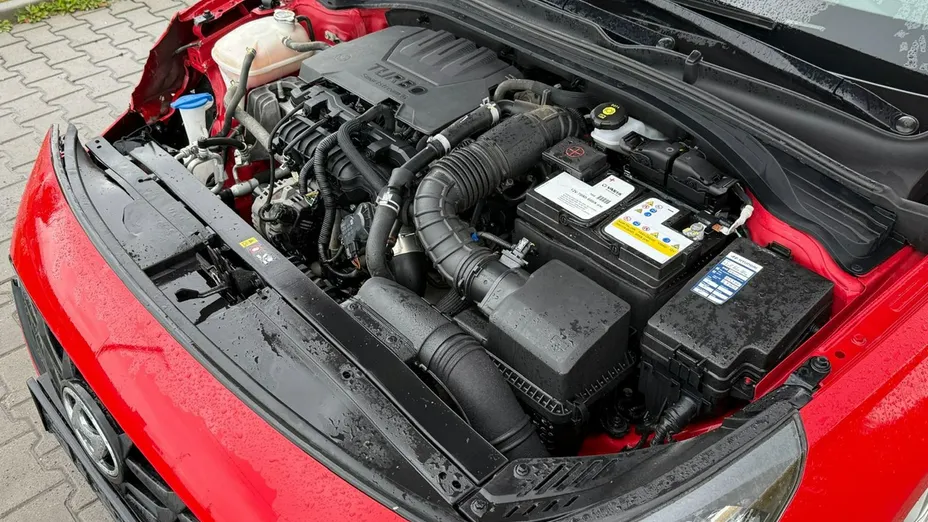 HYUNDAI i30 -