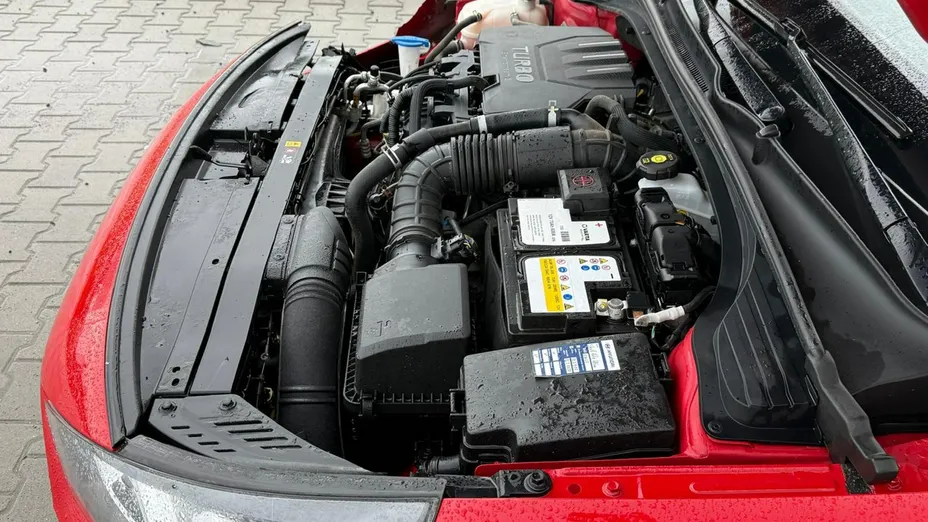 HYUNDAI i30 -