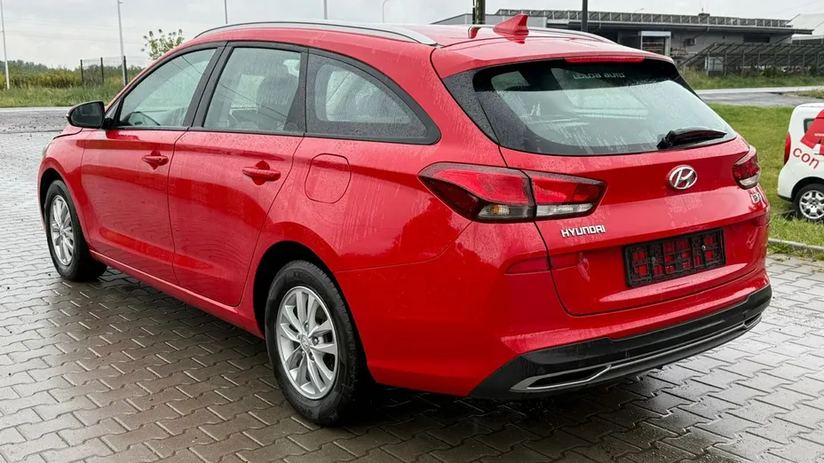 HYUNDAI i30 -