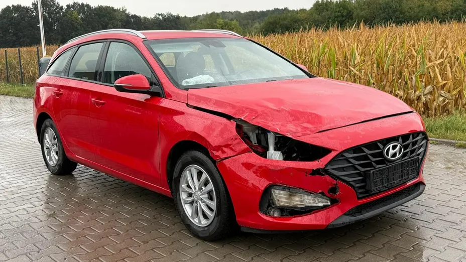 HYUNDAI i30 -