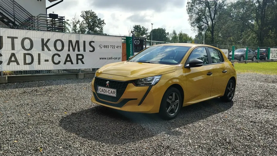 PEUGEOT 208 -