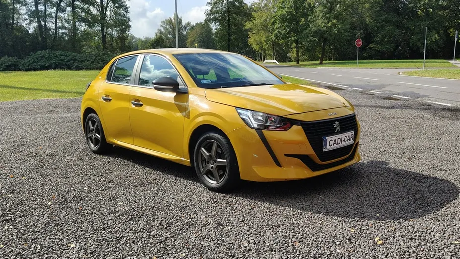 PEUGEOT 208 -
