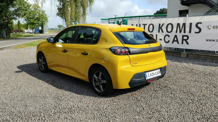PEUGEOT 208 -