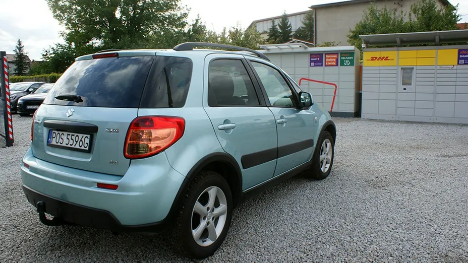 SUZUKI SX4 -