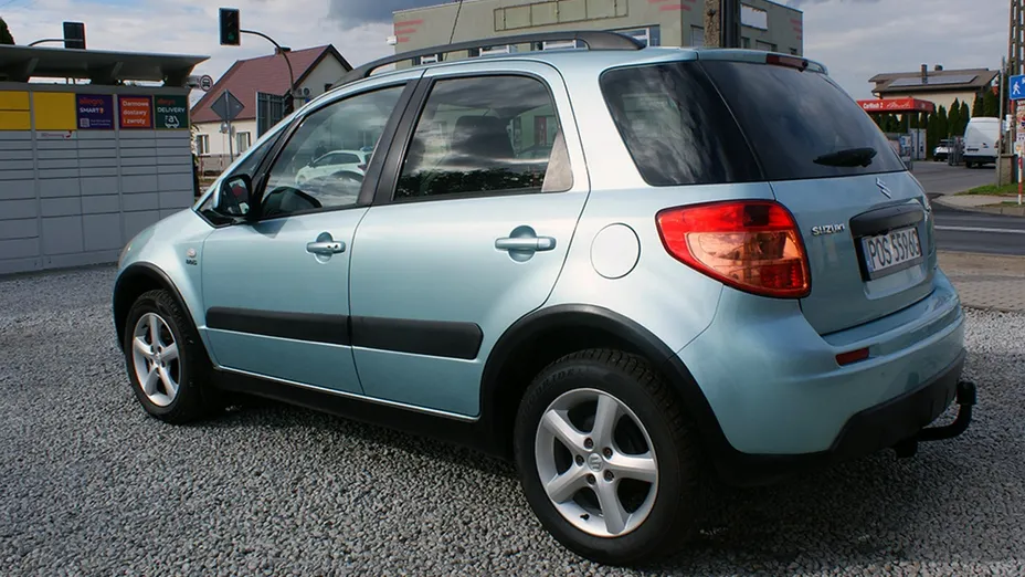 SUZUKI SX4 -
