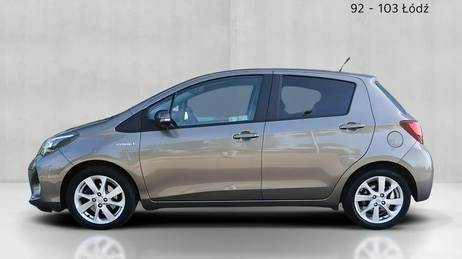TOYOTA Yaris -