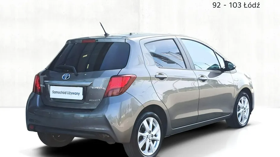 TOYOTA Yaris -