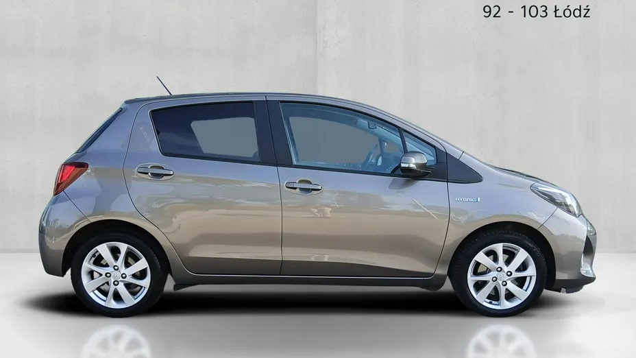 TOYOTA Yaris -