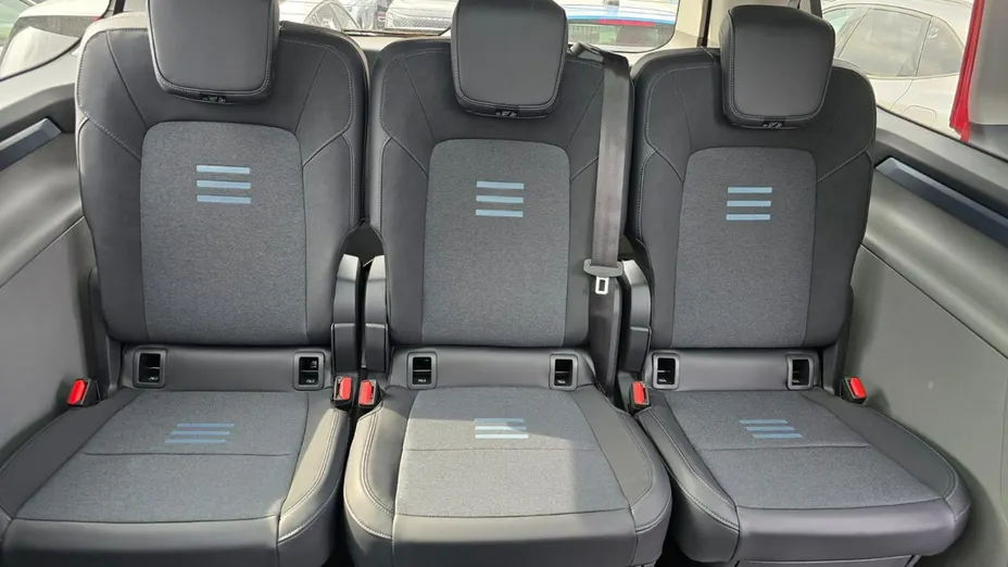 FORD Tourneo Custom -