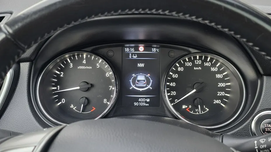 NISSAN Qashqai -