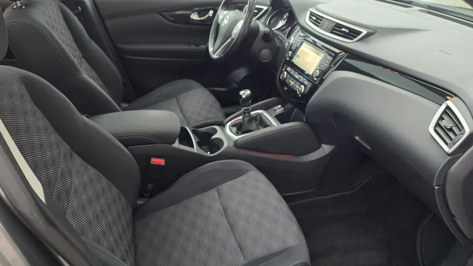 NISSAN Qashqai -